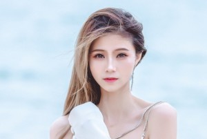 什么面相的女人最拜金