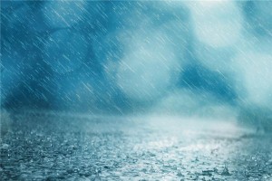 梦见下大雨是什么意思？