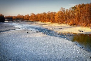 梦见河水沙石是什么意思？