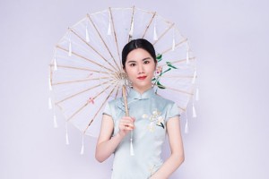 让男人一见钟情的女人面相特征分析