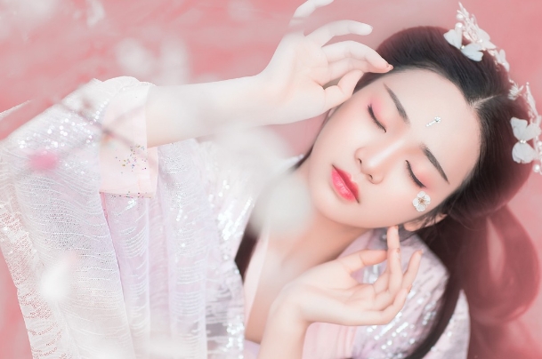 啥面相的女人会败夫]