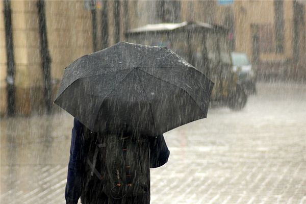 孕妇梦见下大雨 孕妇梦见下大雨